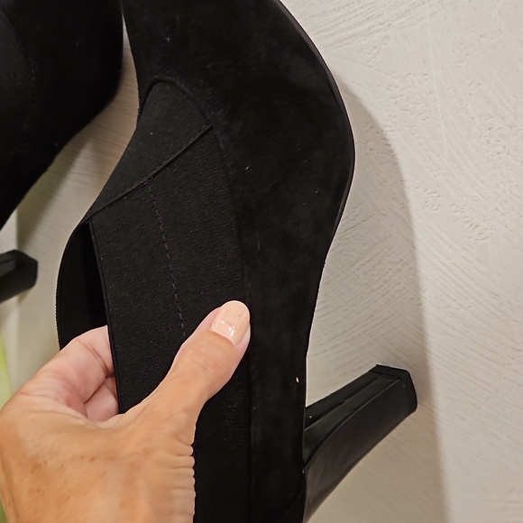 NATURALIZER Size 10M NWOT Black, slide on, elastic edged shiny heel Travel - Picture 8 of 8